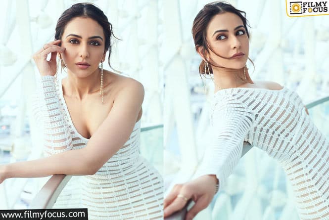 Rakul Preet Singh: వైట్ డ్రెస్ లో గ్లామర్ మెరుపులు మెరిపించిన రకుల్..బాబోయ్ మూములుగా లేదుగా..!