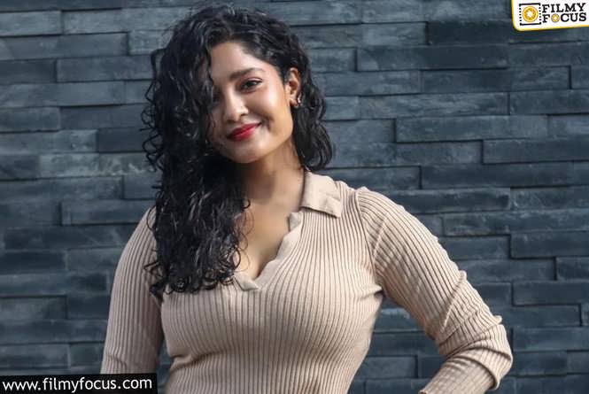 Ritika Singh: రితికా సింగ్ నెక్స్ట్ లెవెల్ గ్లామర్ షో.. లేటెస్ట్ ఫోటోలు వైరల్.!